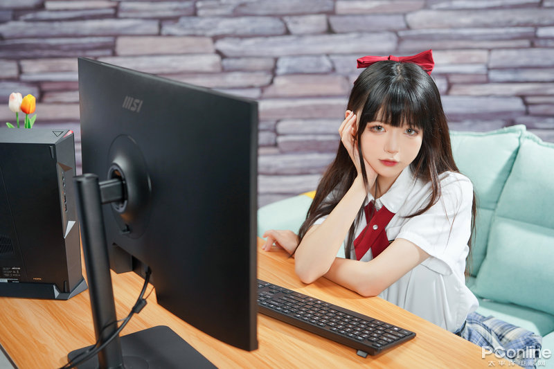 女主播玩主机游戏