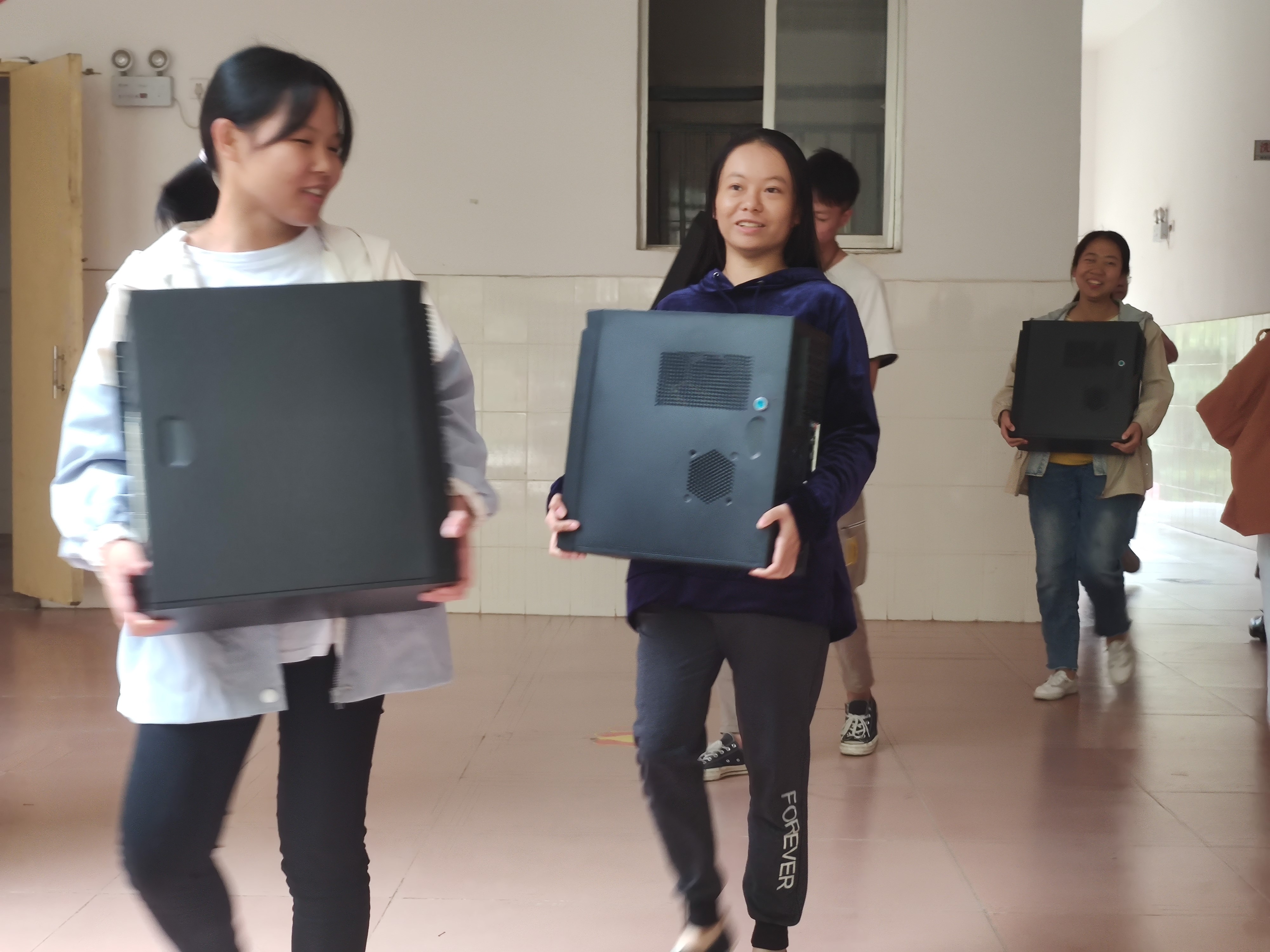 怎么方法方便搬电脑主机回家