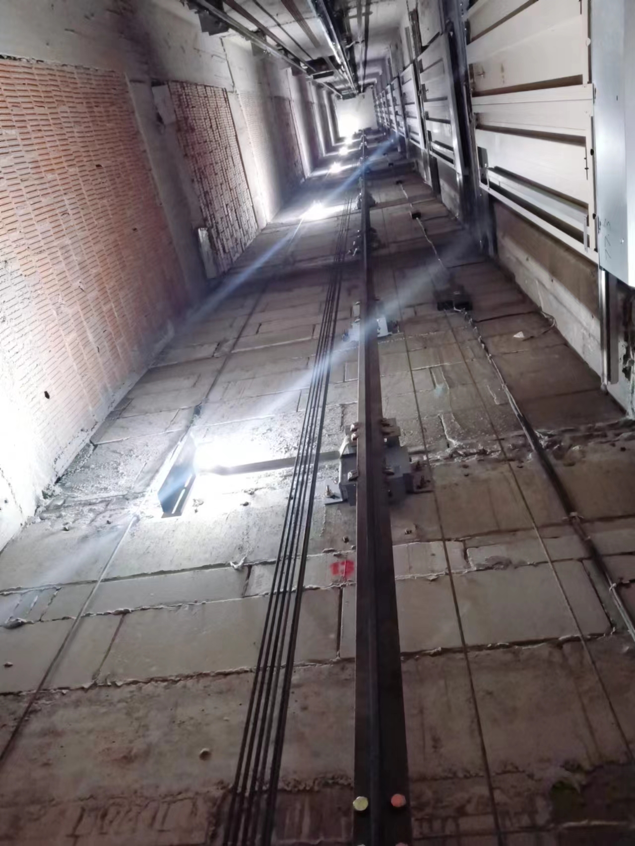 电梯主机响声大