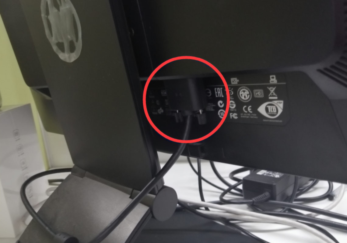 一主机二显示器怎么连接线