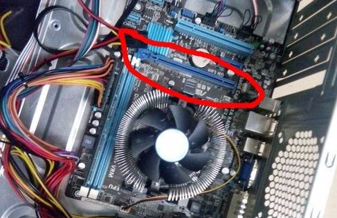 开机主机显示器不显示